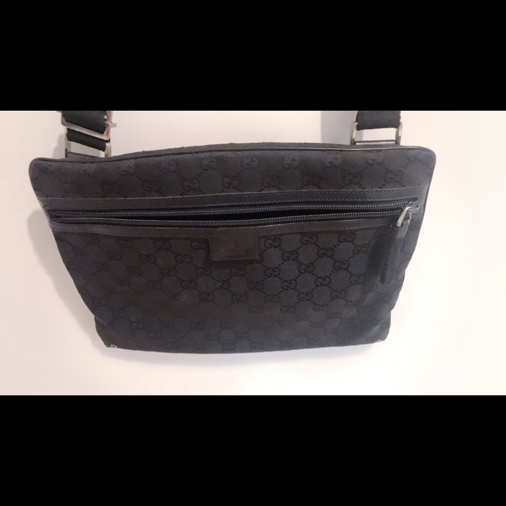 Gucci crossbody purse